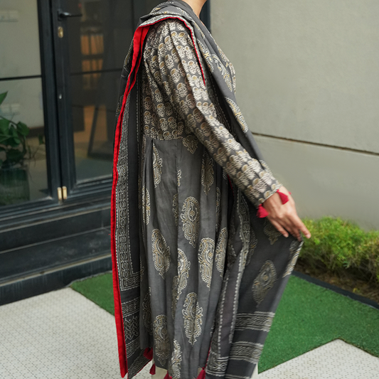 Grey Ajrak Glam – Gold Accents & Pink Details