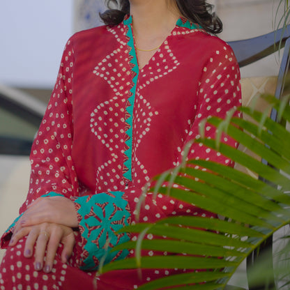 Maroon Handcrafted Chunri Silk Two-Piece Set with Turquoise Appliqué