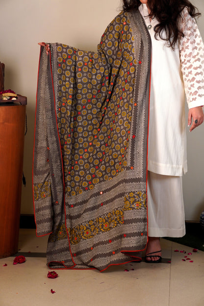 Terra Threads - Grey Ajrak Dupatta