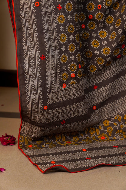 Terra Threads - Grey Ajrak Dupatta