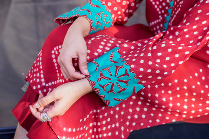 Maroon Handcrafted Chunri Silk Two-Piece Set with Turquoise Appliqué