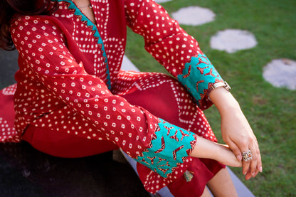 Maroon Handcrafted Chunri Silk Two-Piece Set with Turquoise Appliqué