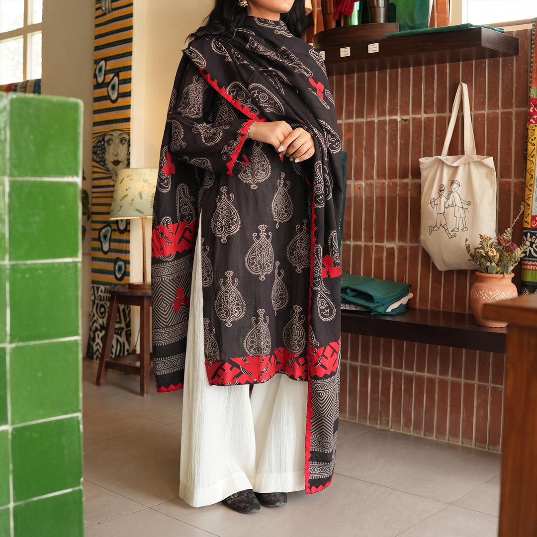 Sindh Serenity – Red Appliqué Ajrak duppatta